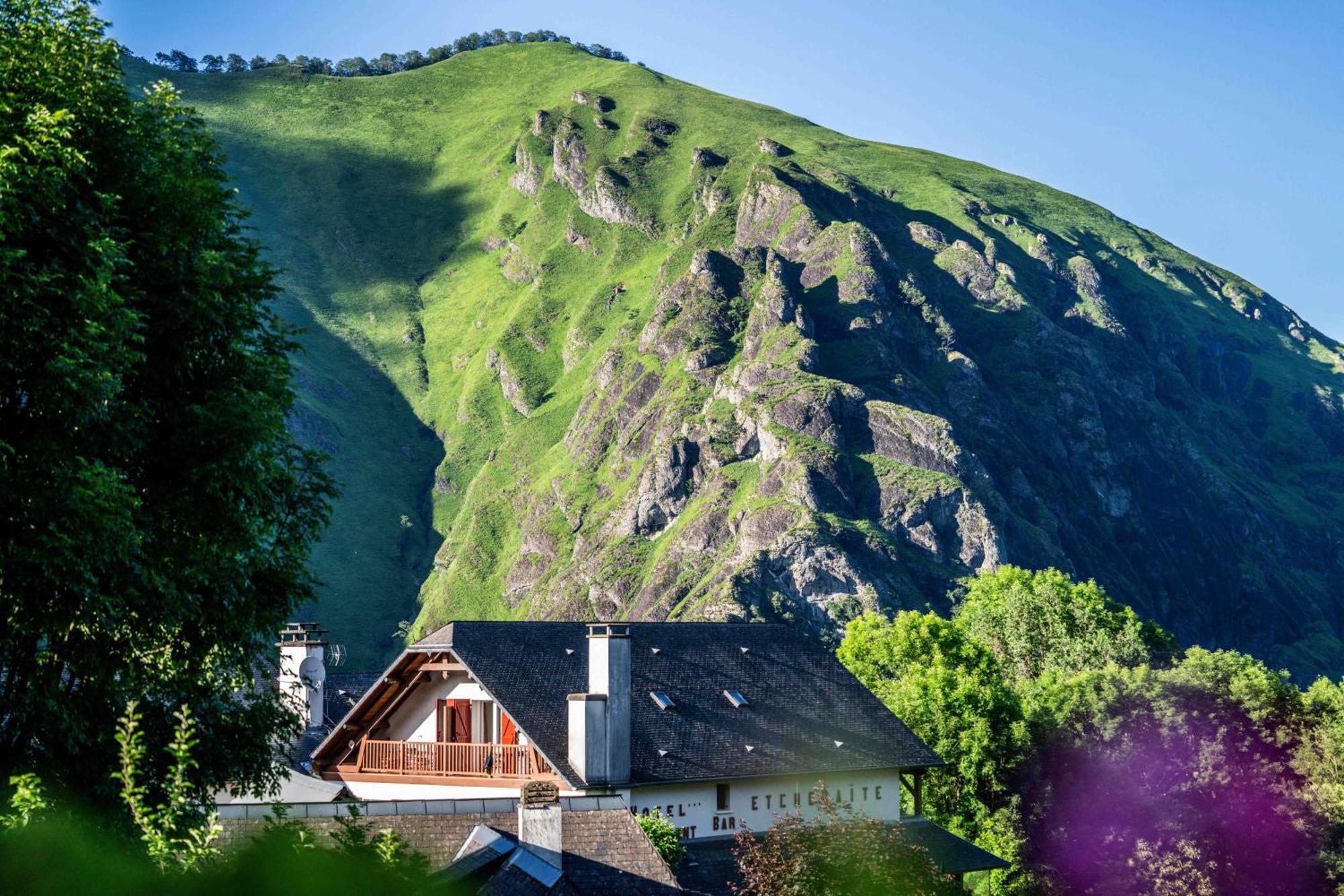 Logis Hotel Etchemaite Larrau Exterior photo